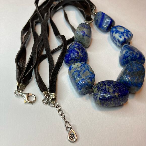 Sodalite necklace chunky crystals, leather, sterling silver clasp - Picture 2 of 10